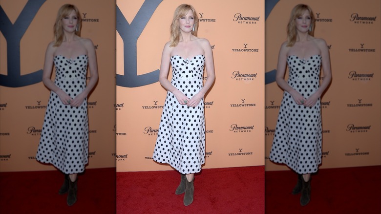 Kelly Reilly boot mishap at Yellowstone premiere